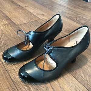 Sofft Black & Silver Lace Closure Heels
